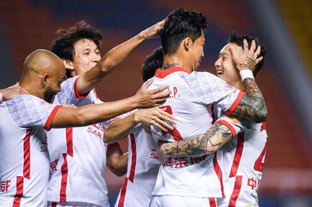 【中超】冯劲先后助攻张琳芃恩迪亚耶 海港2比0河北