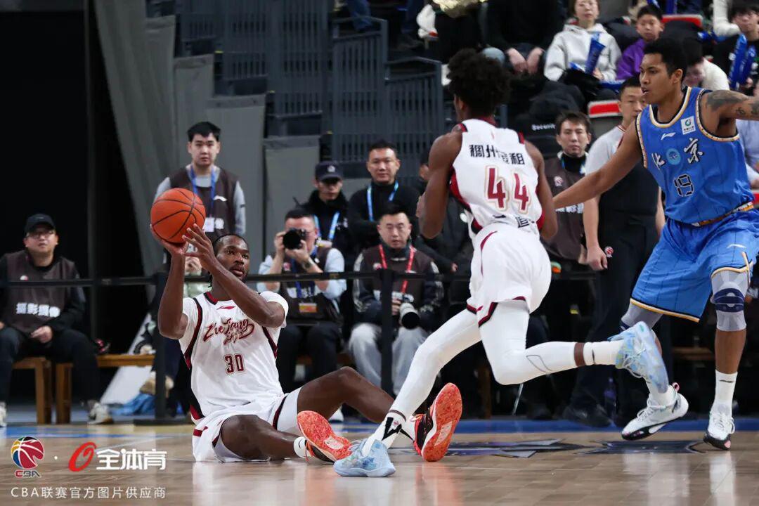九游官网入口活动-【CBA联赛】第十八轮|浙江稠州金租73-79北京北汽