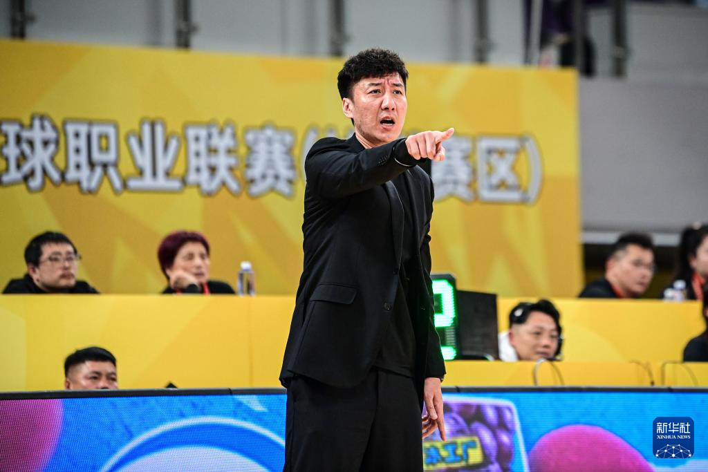 九游娱乐网站-下课主帅+1!韩硕辞任四川男篮主教练,本赛季至今无一胜绩