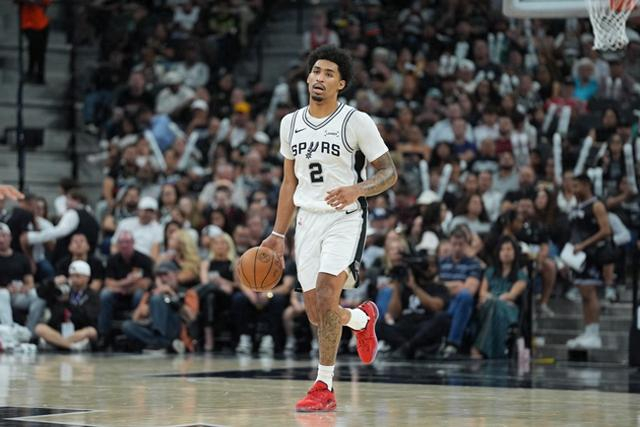 就在今天，老大不在，20岁哈珀爆发，创造80年NBA独一无二的纪录|开拓者|圣安东尼奥马刺队|波特兰开拓者队|德尼·阿夫迪亚|斯库特·亨德森_新浪体育_新浪新闻